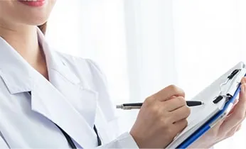 圢æå€ç§å°éå»ã«ããã¯ã¬ãŒã¿ãŒæ²»ç